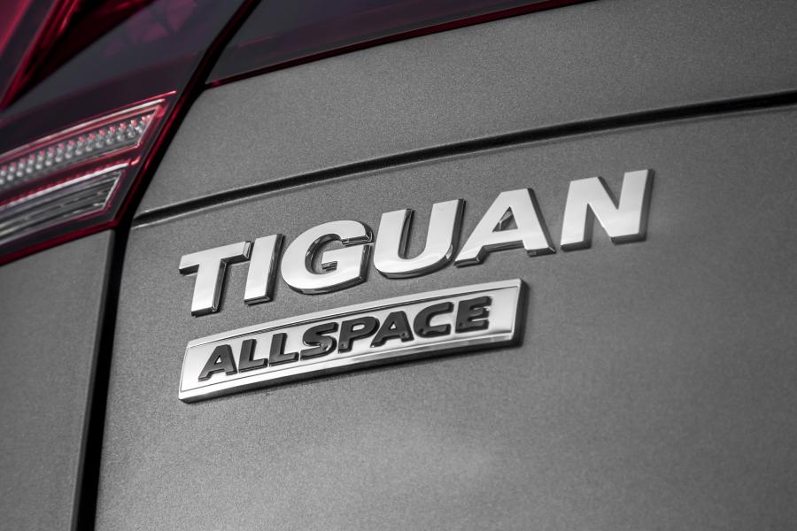 Логотип Volkswagen Tiguan Allspace 2018 года  (UK) (фото 23 из 40)